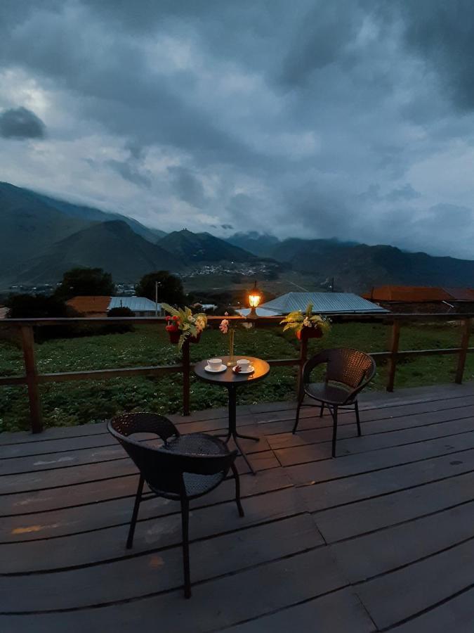 Guesthouse Elli & Cottages Kazbegi Exteriör bild