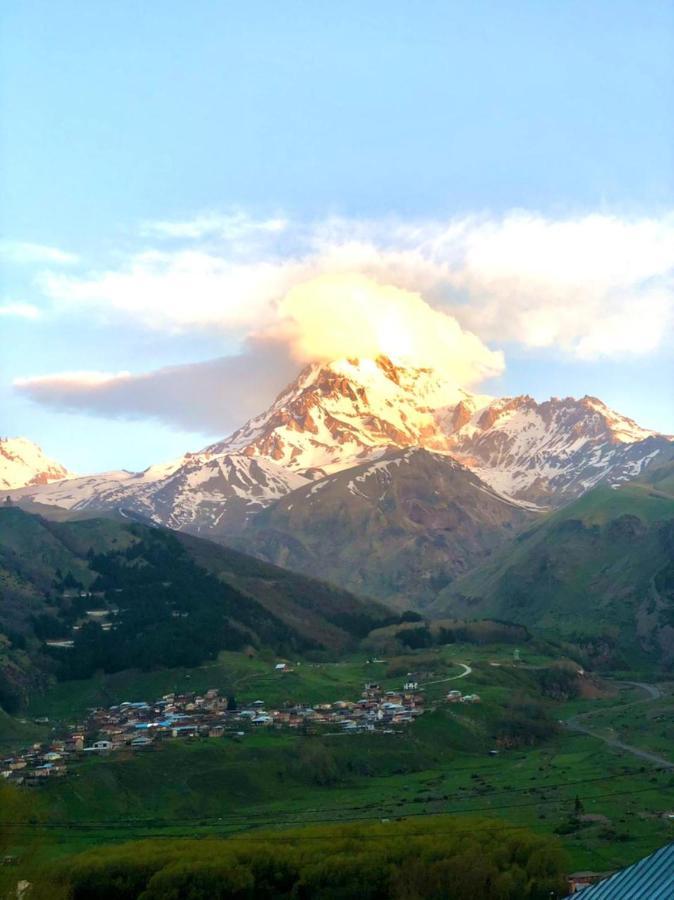 Guesthouse Elli & Cottages Kazbegi Exteriör bild