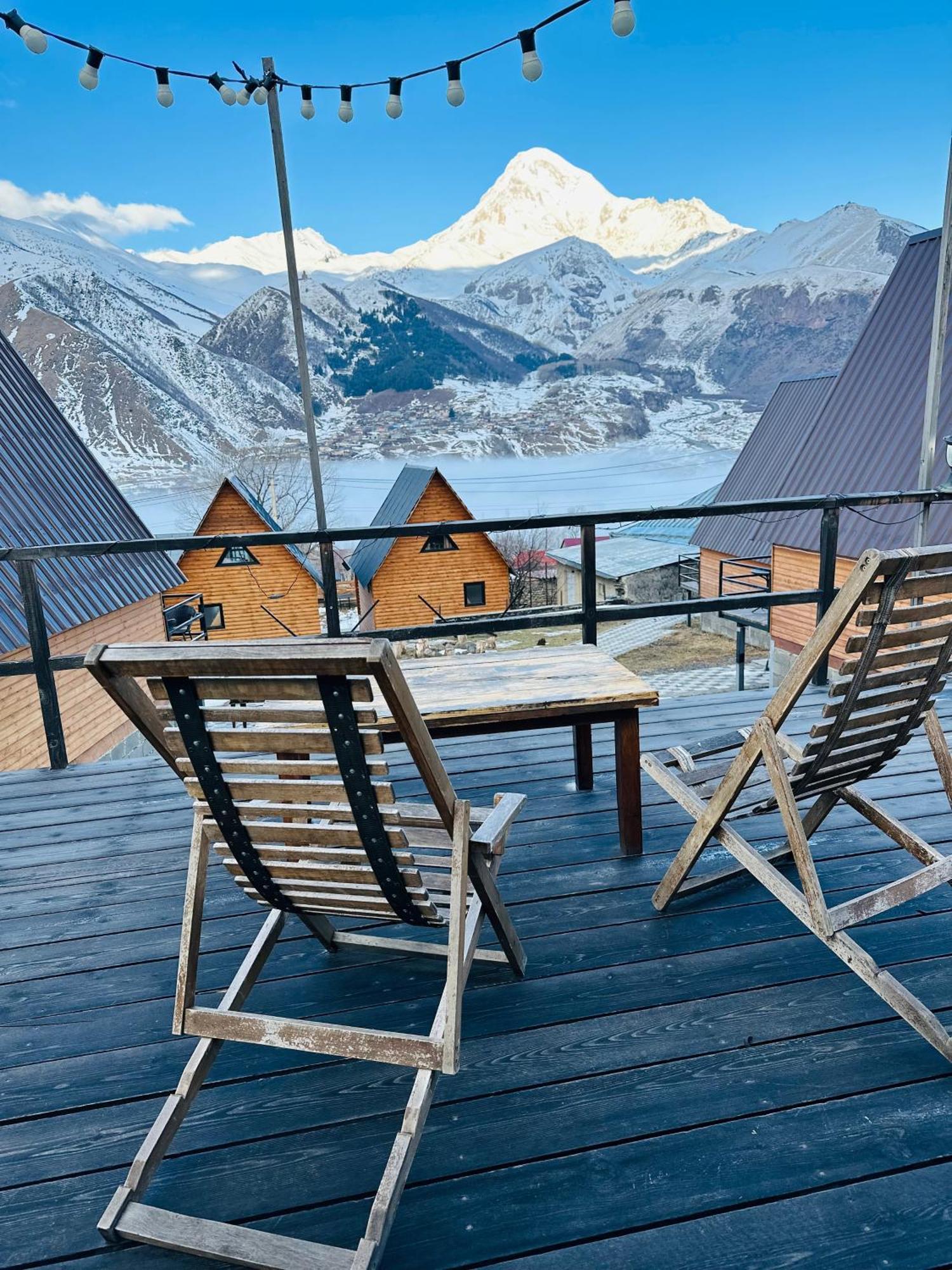 Guesthouse Elli & Cottages Kazbegi Exteriör bild