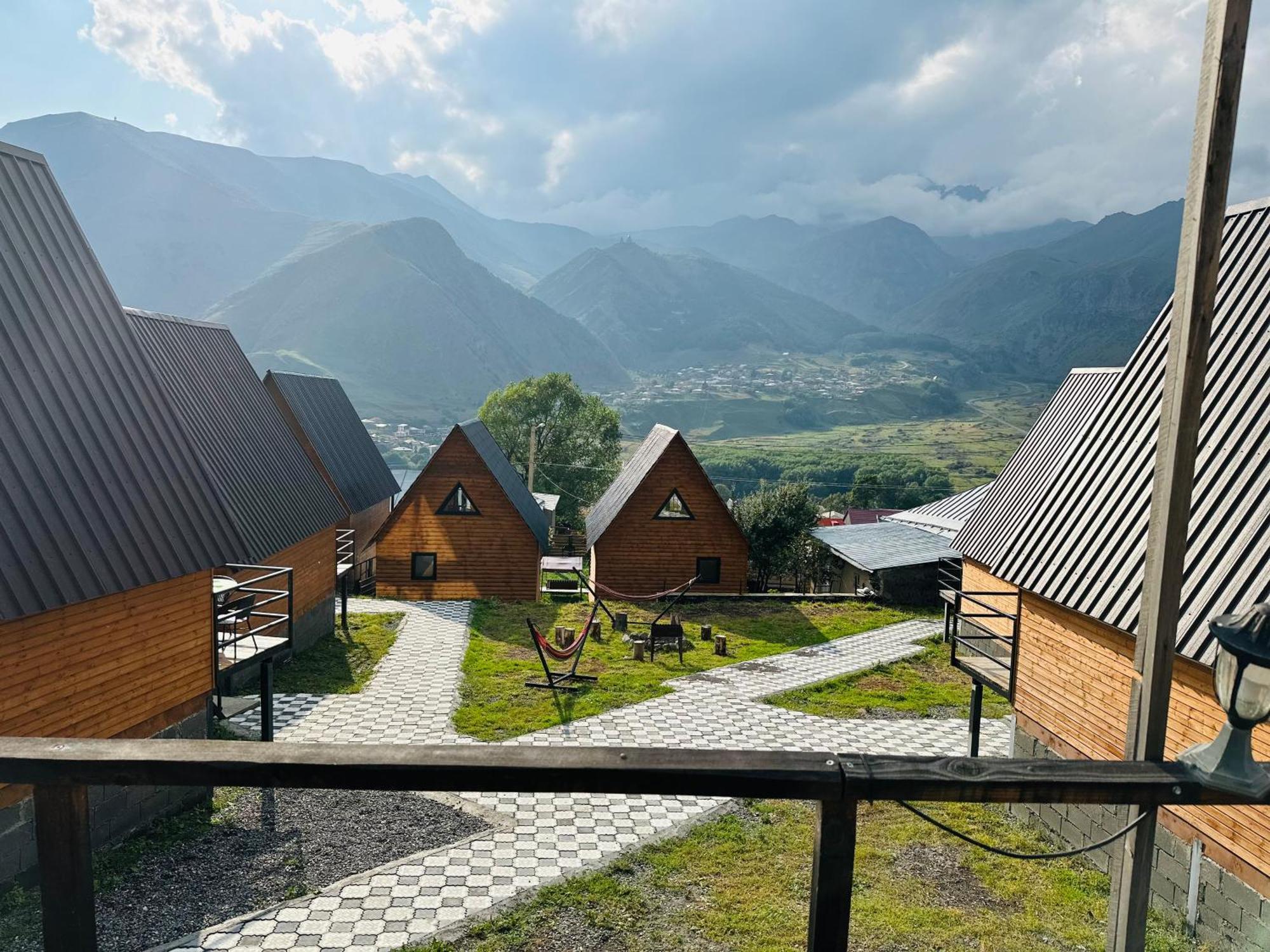 Guesthouse Elli & Cottages Kazbegi Exteriör bild