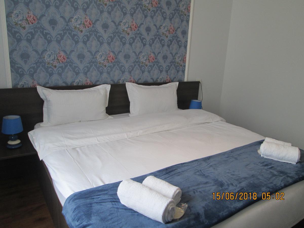 Guesthouse Elli & Cottages Kazbegi Exteriör bild