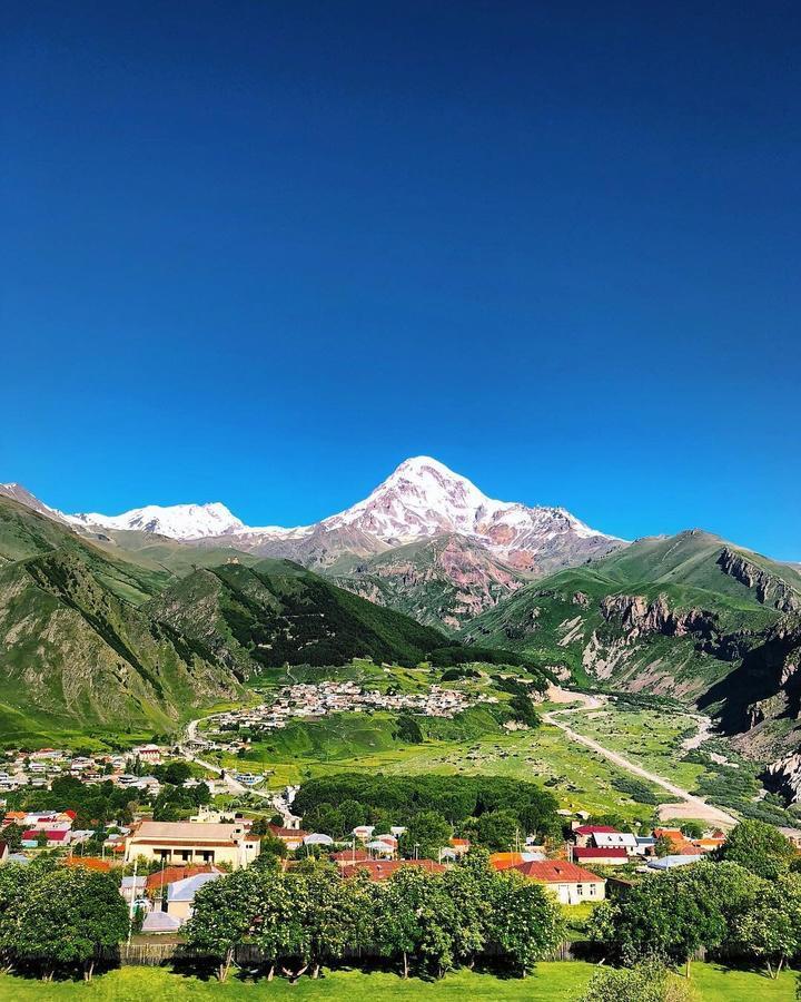 Guesthouse Elli & Cottages Kazbegi Exteriör bild