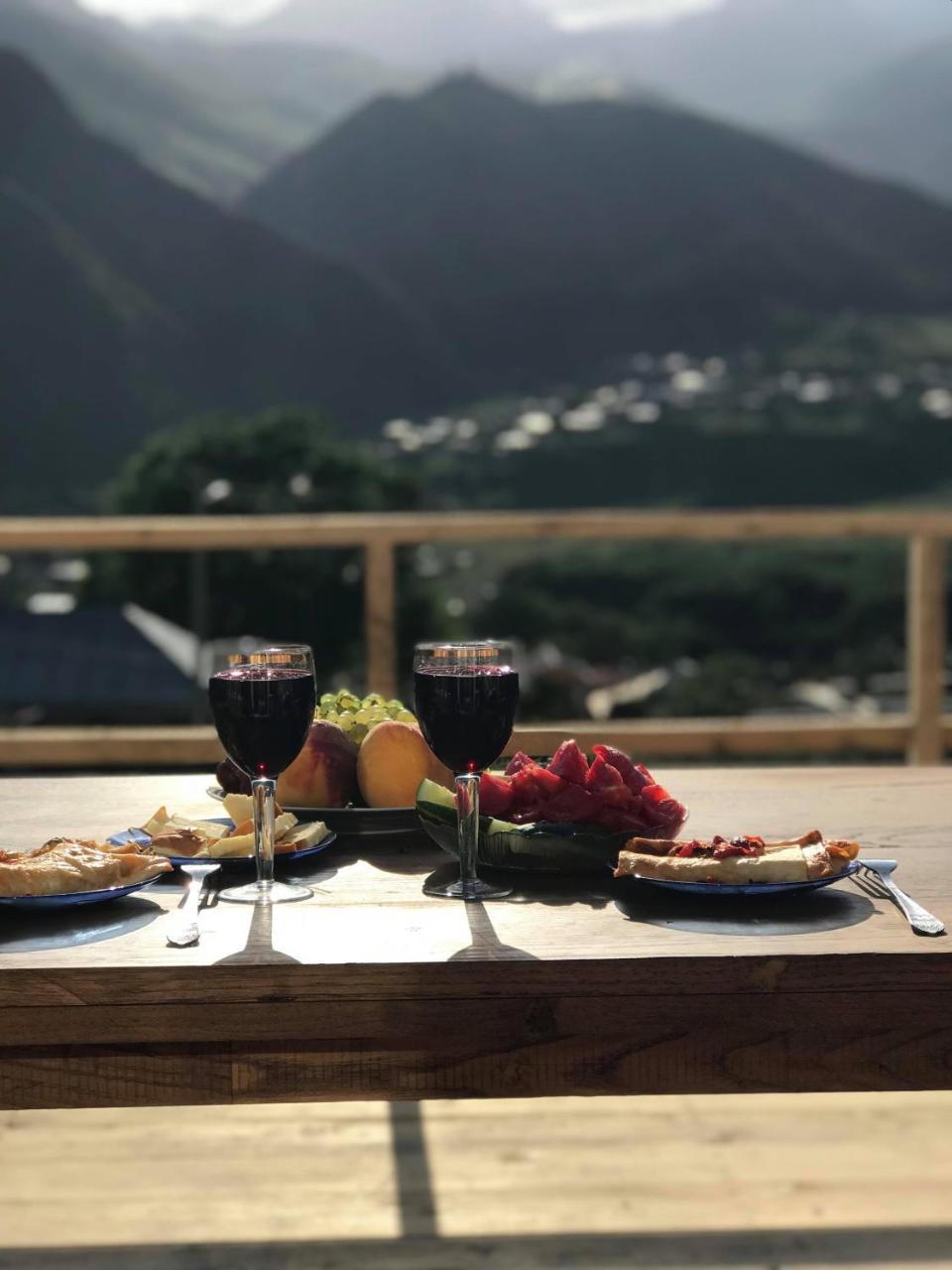 Guesthouse Elli & Cottages Kazbegi Exteriör bild