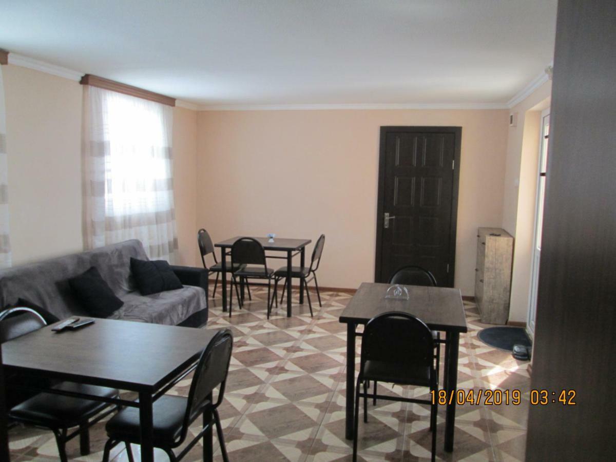 Guesthouse Elli & Cottages Kazbegi Exteriör bild